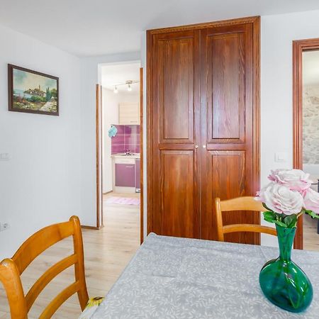 Apartment Lanterna Veneziana โรวีน ภายนอก รูปภาพ