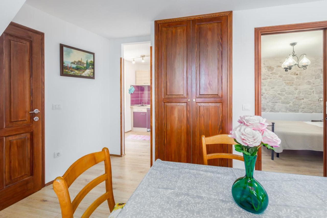 Apartment Lanterna Veneziana โรวีน ภายนอก รูปภาพ
