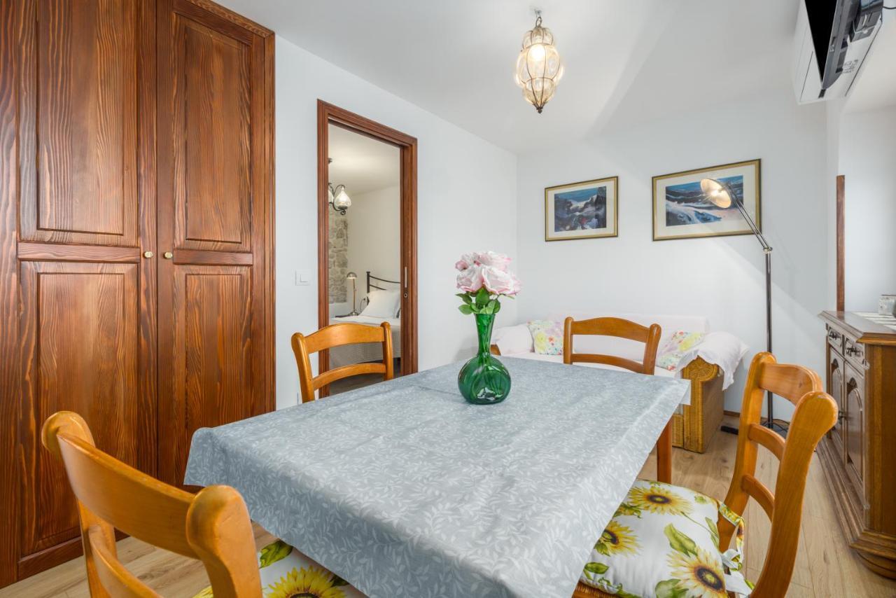 Apartment Lanterna Veneziana โรวีน ภายนอก รูปภาพ